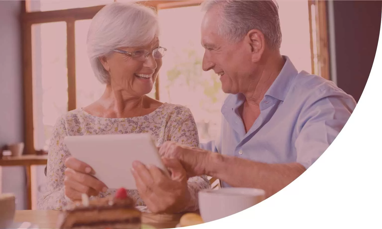 informacje prasowe Seniorzy z tabletem SeniorApp